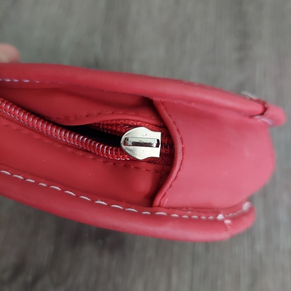 Fossil Red Round Case - Picture 5 of 5